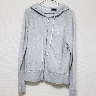 ギャップ(GAP)のGAP　グレーパーカー　M(パーカー)