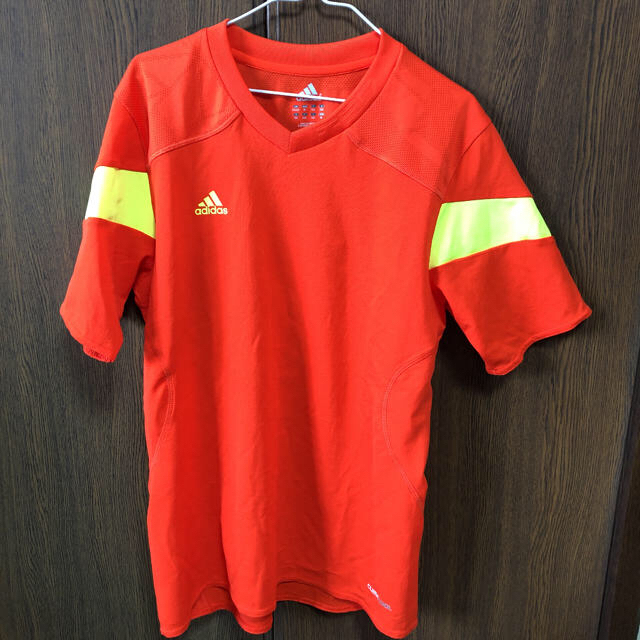 adidas(アディダス)のアディダス子供用Tシャツ キッズ/ベビー/マタニティのキッズ服男の子用(90cm~)(Tシャツ/カットソー)の商品写真