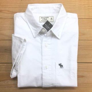 アバクロンビーアンドフィッチ(Abercrombie&Fitch)の新品【メンズL】★アバクロ★ウォッシュ加工無地半袖シャツ/白/鹿ロゴ刺しゅう(シャツ)