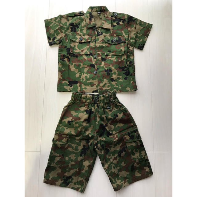 陸上自衛隊 迷彩服上下 子供用 (駐屯地で購入) エンタメ/ホビーのミリタリー(戦闘服)の商品写真