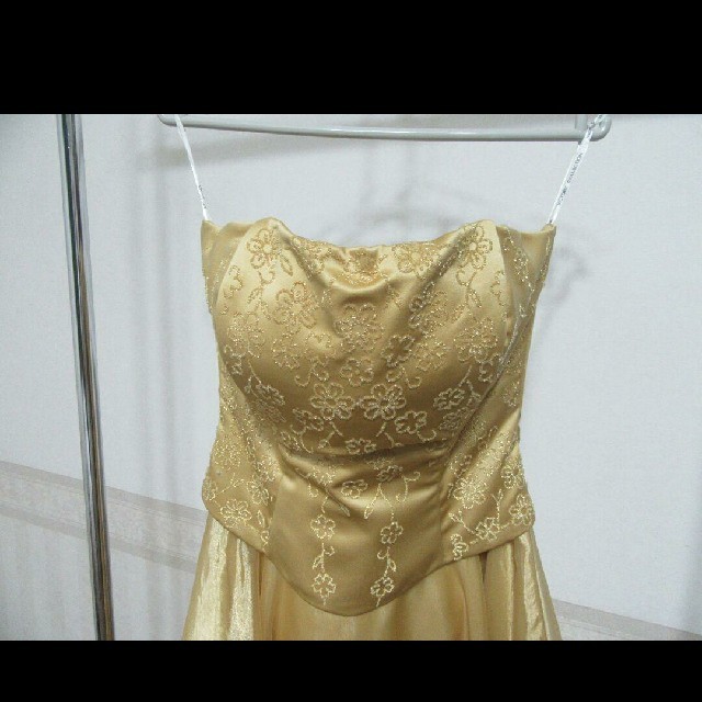 AIMER(エメ)のロングドレス ゴールド 演奏会 レディースのフォーマル/ドレス(ロングドレス)の商品写真