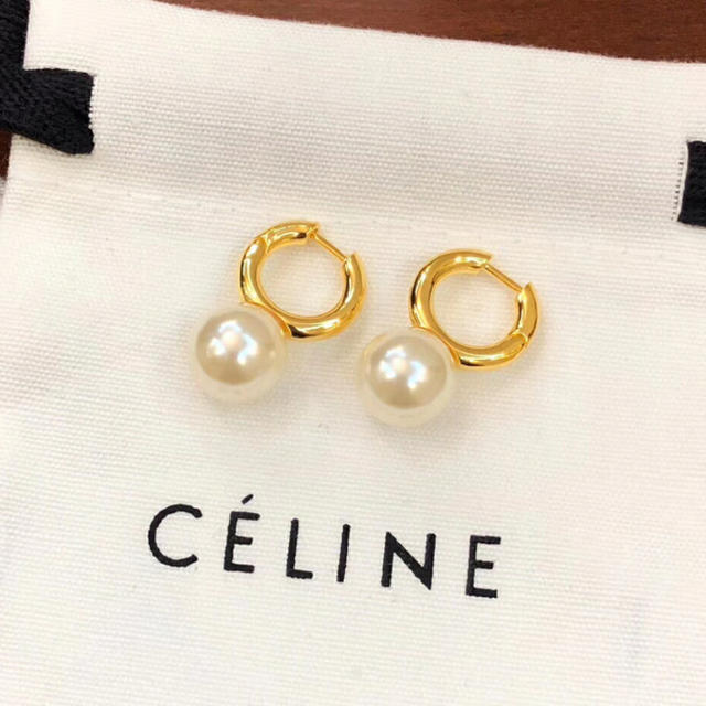 celine(セリーヌ)のceline パールピアス  レディースのアクセサリー(ピアス)の商品写真