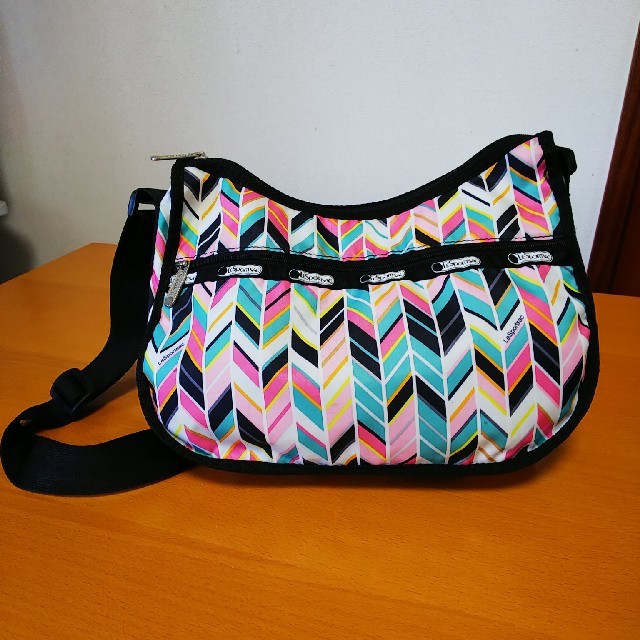 LeSportsac(レスポートサック)のLeSportsac ショルダーバック レディースのバッグ(ショルダーバッグ)の商品写真