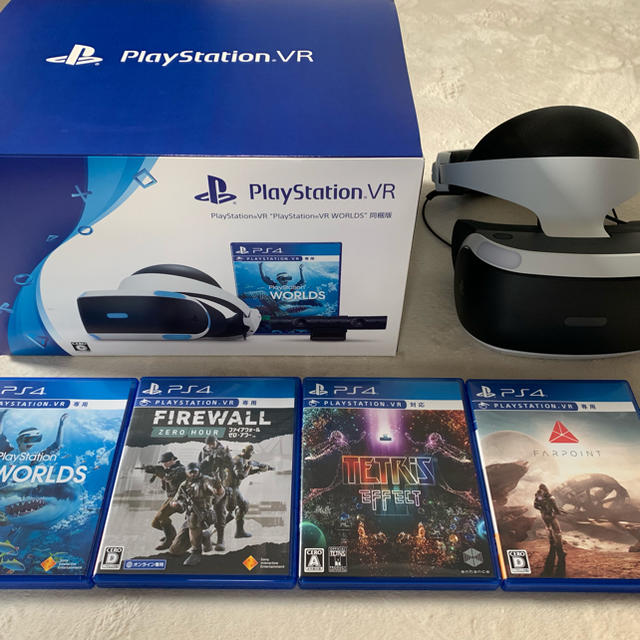 PlayStation VR(プレイステーションヴィーアール)のPlayStationVR “PlayStationVR WORLDS” 同梱版 エンタメ/ホビーのゲームソフト/ゲーム機本体(その他)の商品写真