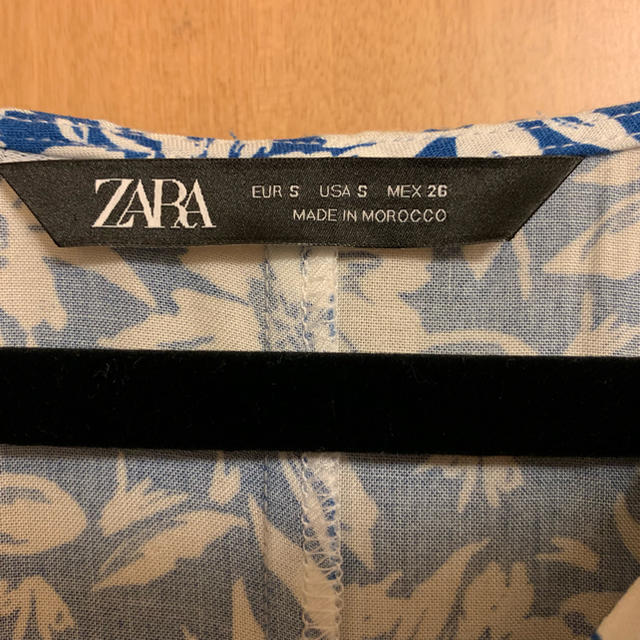 ZARA(ザラ)のZARA 花柄ワンピース Sサイズ レディースのワンピース(ロングワンピース/マキシワンピース)の商品写真