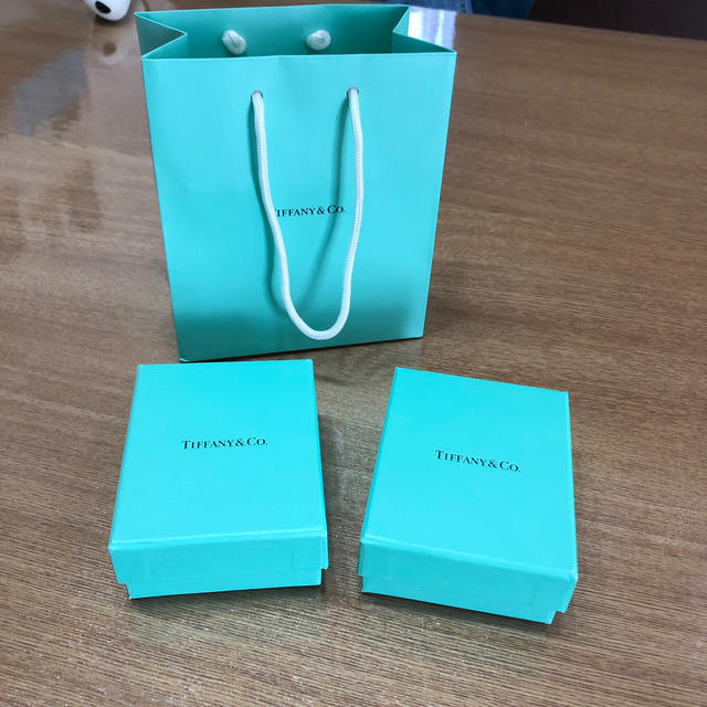 Tiffany & Co.(ティファニー)のティファニー 紙袋 箱 レディースのバッグ(ショップ袋)の商品写真