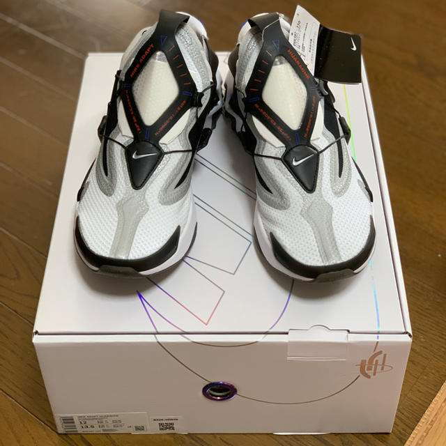 NIKE(ナイキ)のNike Adapt Huarache US12 メンズの靴/シューズ(スニーカー)の商品写真