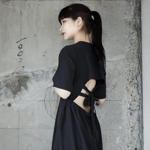 最高品質の 【krm】DOUBLE Ungrid BACK RIBBON ONE PIECE - osnaaug.ub