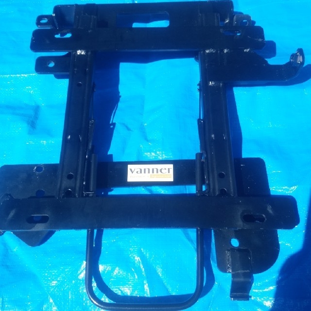 エブリィDA17W/V系カワイ製作所レカロシートレール(運転席側
