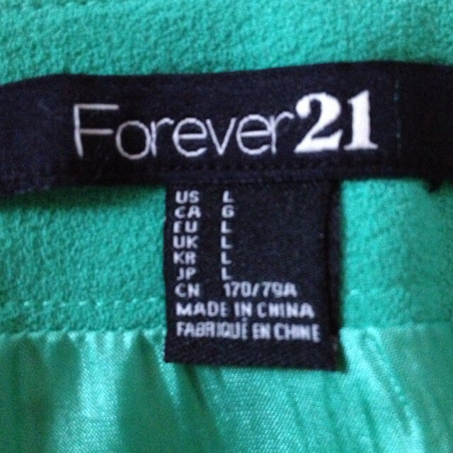 FOREVER 21(フォーエバートゥエンティーワン)のタイトスカート レディースのスカート(ミニスカート)の商品写真