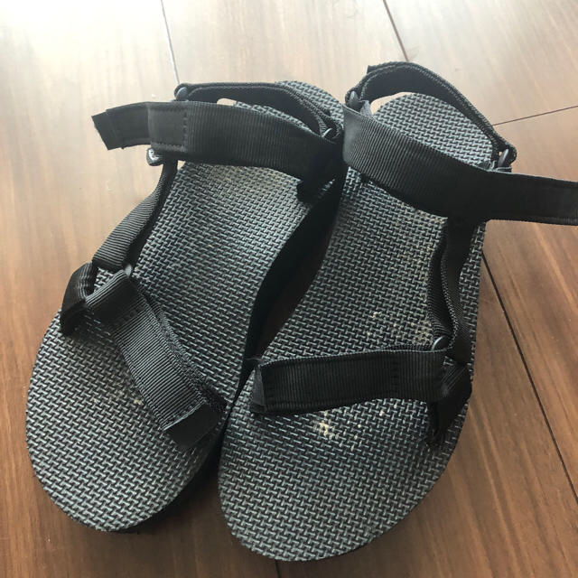 Teva(テバ)のTeva 厚底 US7 24cm 黒サンダル スポーツサンダル 美品 レディースの靴/シューズ(サンダル)の商品写真