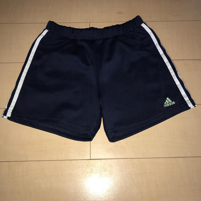 adidas(アディダス)のアディダス短パン キッズ/ベビー/マタニティのキッズ服男の子用(90cm~)(パンツ/スパッツ)の商品写真