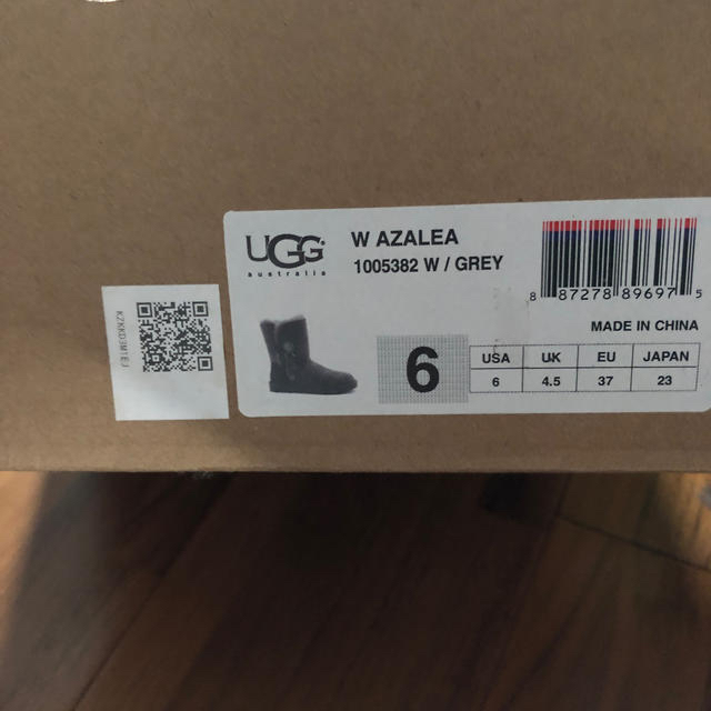 UGG(アグ)のＵGGアザレア US6 レディースの靴/シューズ(ブーツ)の商品写真