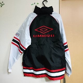 アンブロ(UMBRO)の最終！L。アンブロ ウインドブレーカー(ナイロンジャケット)