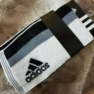 アディダス(adidas)の【新品未使用】アディダス ☆ スポーツタオル マフラータオル(タオル/バス用品)