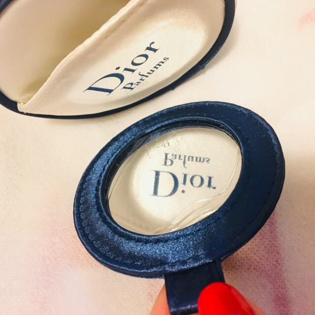 Dior(ディオール)の新品未使用★Dior コスメポーチ★ミラー付き レディースのファッション小物(ポーチ)の商品写真