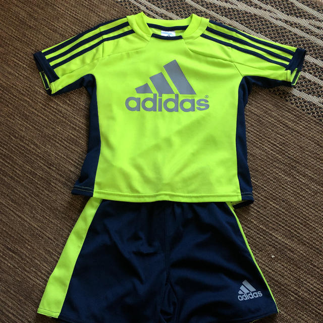 adidas(アディダス)のアディダス 半袖 上下 キッズ/ベビー/マタニティのキッズ服男の子用(90cm~)(Tシャツ/カットソー)の商品写真