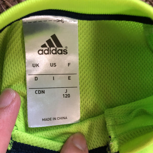 adidas(アディダス)のアディダス 半袖 上下 キッズ/ベビー/マタニティのキッズ服男の子用(90cm~)(Tシャツ/カットソー)の商品写真