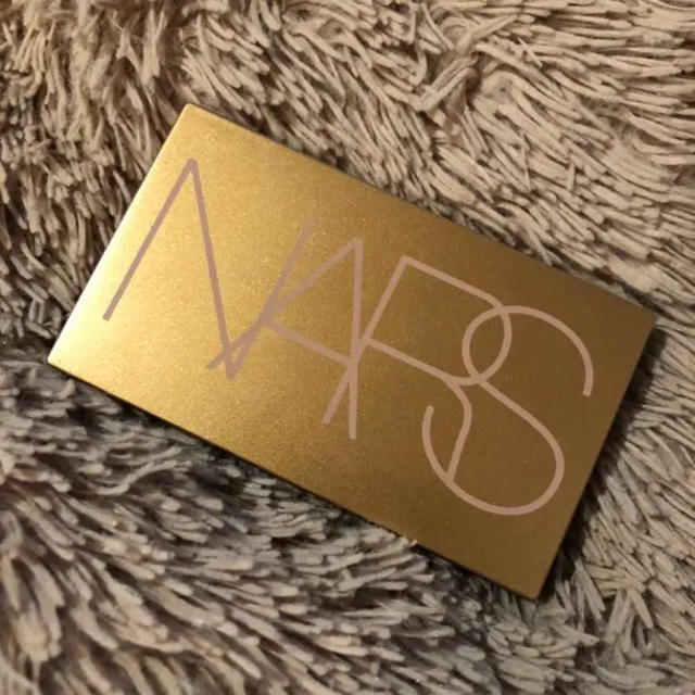 NARS(ナーズ)のners banc de sable 4121 コスメ/美容のベースメイク/化粧品(アイシャドウ)の商品写真