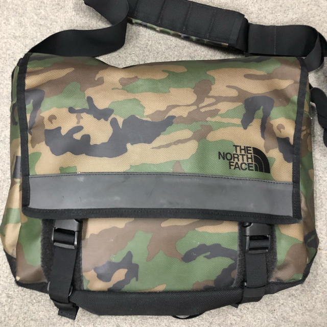 THE NORTH FACE(ザノースフェイス)のTHE NORTH FACEノースフェイスメッセンジャーバッグUSED  メンズのバッグ(メッセンジャーバッグ)の商品写真