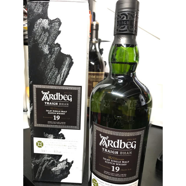 アードベッグ トリーバン 19年 ardbeg traigh bhan 19y 食品/飲料/酒の酒(ウイスキー)の商品写真