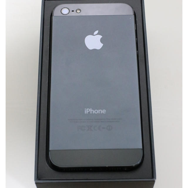 iPhone(アイフォーン)のiPhone 5 Black 64 GB Softbank スマホ/家電/カメラのスマートフォン/携帯電話(スマートフォン本体)の商品写真