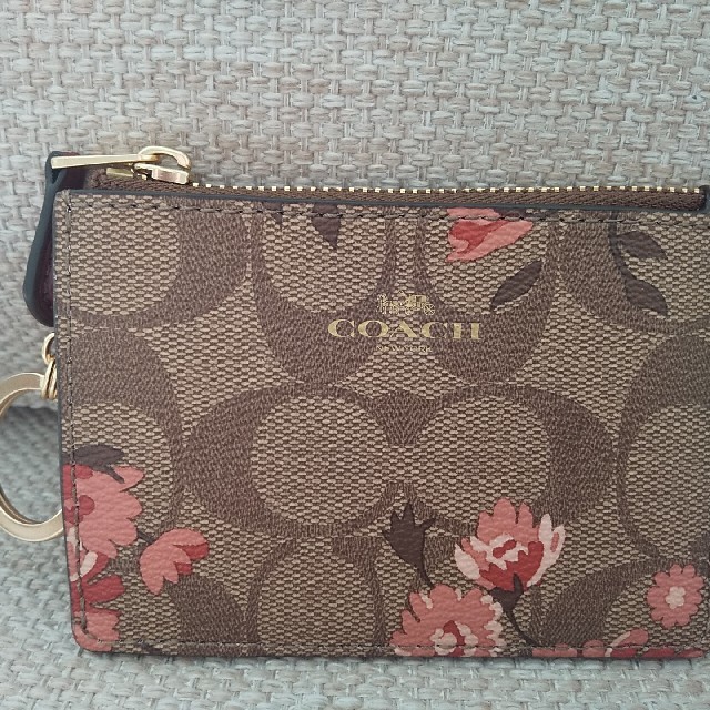 COACH(コーチ)のCOACH パスケース&小銭入れ レディースのファッション小物(名刺入れ/定期入れ)の商品写真