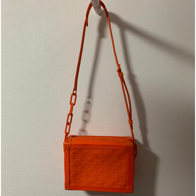 LOUIS VUITTON(ルイヴィトン)のLouis Vuitton Soft Trunk MCA Orange メンズのバッグ(ショルダーバッグ)の商品写真