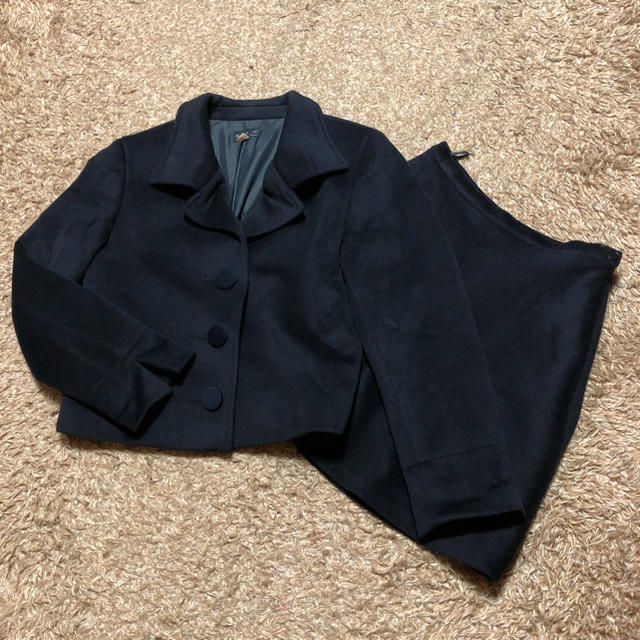 agnes b.(アニエスベー)の値下げ交渉OK アニエスベー スカートスーツ Mサイズ ブラック カシミヤ混 レディースのフォーマル/ドレス(スーツ)の商品写真