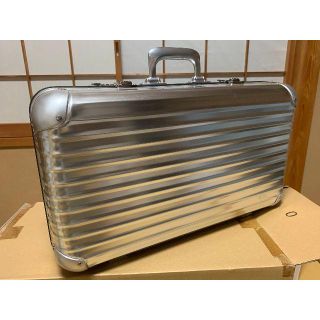 RIMOWA ３３Ｌ  復刻限定　正規品　１９５０個販売の５５？番です！