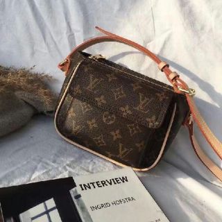 LOUIS VUITTON - LV ファッションの通販｜ラクマ