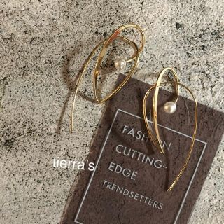 アメリヴィンテージ(Ameri VINTAGE)のimport❁︎サークルワイヤー パール デザイン ピアス gold(ピアス)