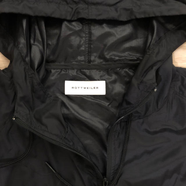 ROTTWEILER(ロットワイラー)のROTTWEILER NYLON TECH PARKA (BLACK) メンズのジャケット/アウター(ナイロンジャケット)の商品写真