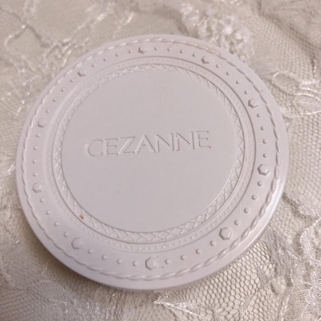 CEZANNE（セザンヌ化粧品）(セザンヌケショウヒン)のセザンヌUVクリアフェイスパウダー 01 (明るい肌色) コスメ/美容のベースメイク/化粧品(フェイスパウダー)の商品写真
