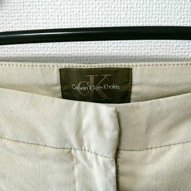 Calvin Klein(カルバンクライン)のCalvin Klein Khakis ライトベージュボトムス レディースのパンツ(その他)の商品写真