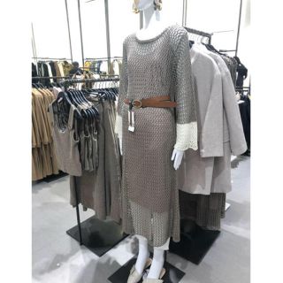 ザラ(ZARA)のZARA/ベージュワンピース(ロングワンピース/マキシワンピース)