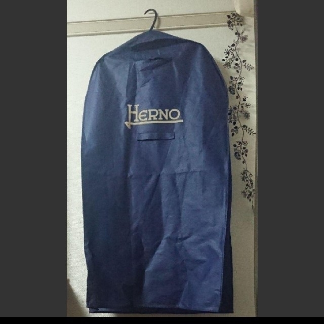 HERNO(ヘルノ)のAKK様専用！HERNO(ヘルノ)非売品 ダウンジャケット ガーメントケース レディースのジャケット/アウター(ダウンジャケット)の商品写真