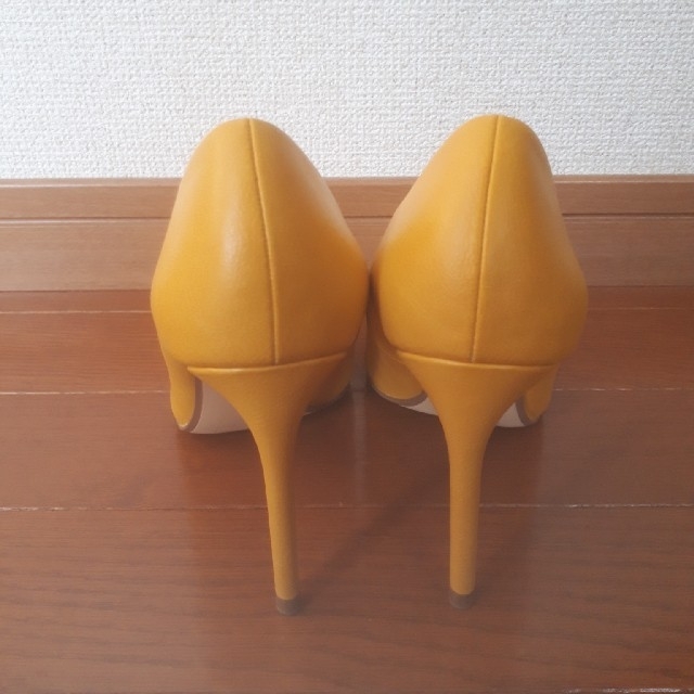 ZARA(ザラ)のZARA　イエローパンプス レディースの靴/シューズ(ハイヒール/パンプス)の商品写真