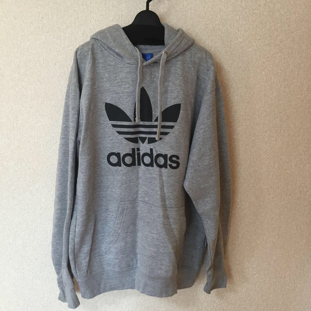 adidas(アディダス)のadidasパーカー/グレー レディースのトップス(パーカー)の商品写真