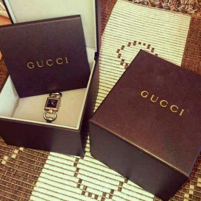 Gucci by 83's shop｜グッチならラクマ - GUCCIシリアルナンバーつき腕時計の通販 低価得価