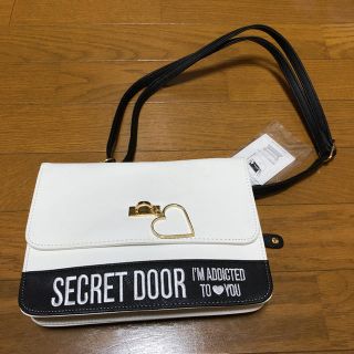 SECRET DOOR お財布ショルダー(ショルダーバッグ)