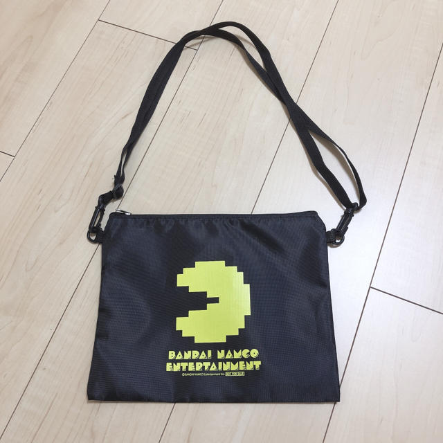 BANDAI NAMCO Entertainment(バンダイナムコエンターテインメント)のバンダイナムコ パックマン サコッシュ メンズのバッグ(ショルダーバッグ)の商品写真