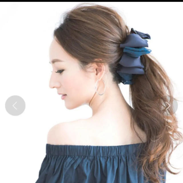 【週末値下げ】アンジェブルーム angebloom バナナクリップ ネイビー レディースのヘアアクセサリー(バレッタ/ヘアクリップ)の商品写真