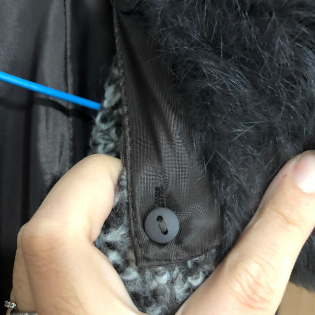 COMME CA ISM(コムサイズム)のファー付き腰丈コート レディースのジャケット/アウター(ロングコート)の商品写真
