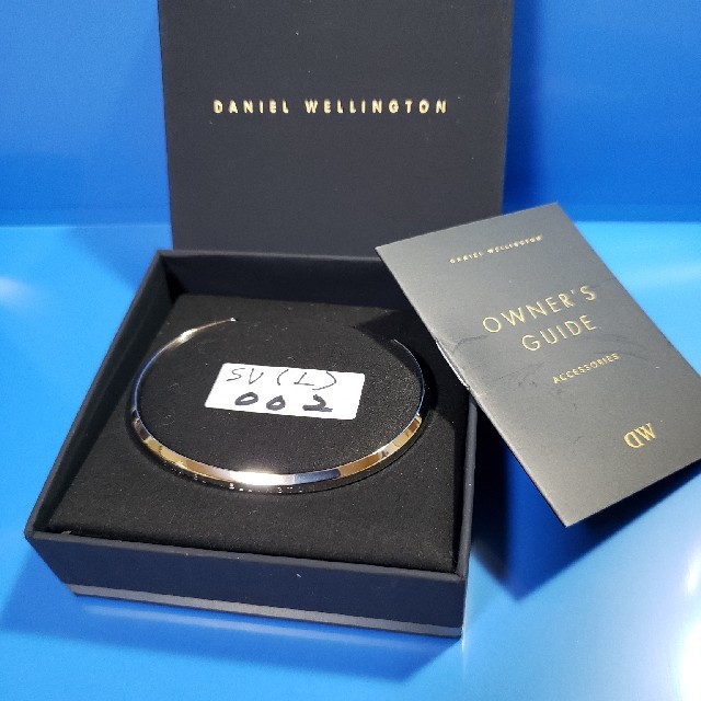 Daniel Wellington(ダニエルウェリントン)の新品❤ダニエルウェリントン♥バングル(L)シルバー♥激安価格♥送料無料❤ レディースのアクセサリー(ブレスレット/バングル)の商品写真