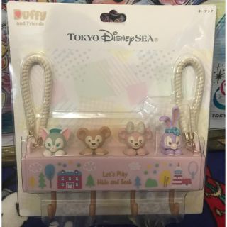 ディズニー(Disney)のダッフィーかくれんぼ キーフック⭐️(キャラクターグッズ)