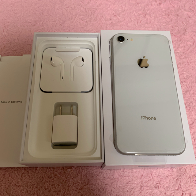 iPhone(アイフォーン)のiphone8 スマホ/家電/カメラのスマートフォン/携帯電話(スマートフォン本体)の商品写真