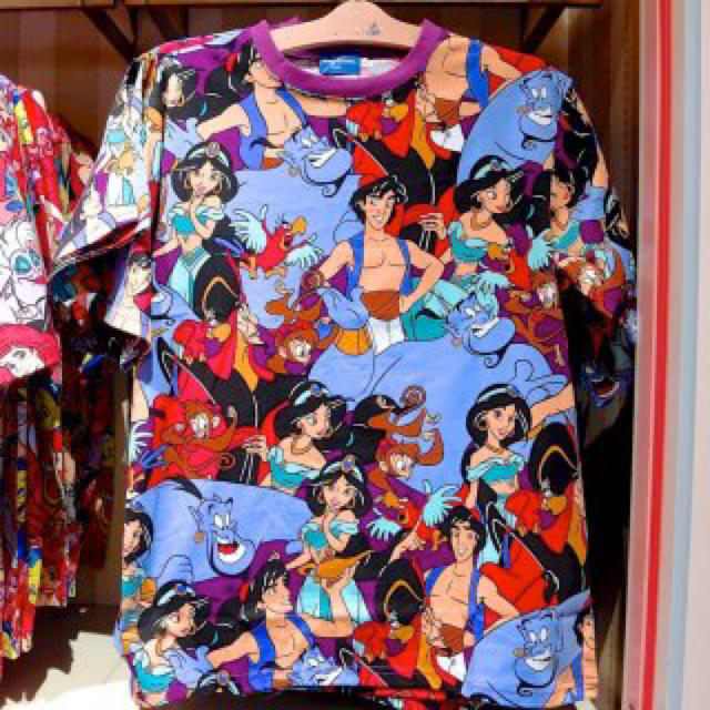 Disney 美品 アラジン 総柄tシャツの通販 By Cstsbv S Shop ディズニーならラクマ