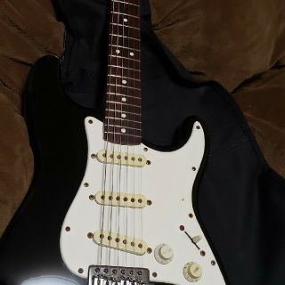 フェンダー(Fender)のフェンダースクワイヤーメキシ製コストラストキャスター値下げ！(エレキギター)