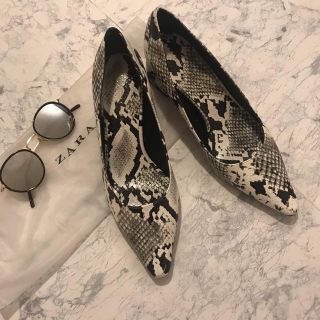 ザラ(ZARA)のZARA♥︎パイソンパンプス☀︎美品(ハイヒール/パンプス)